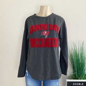 NWOT. NFL TEAM | Tampa Bay Buccaneers Textured Sweatshirt Sz M